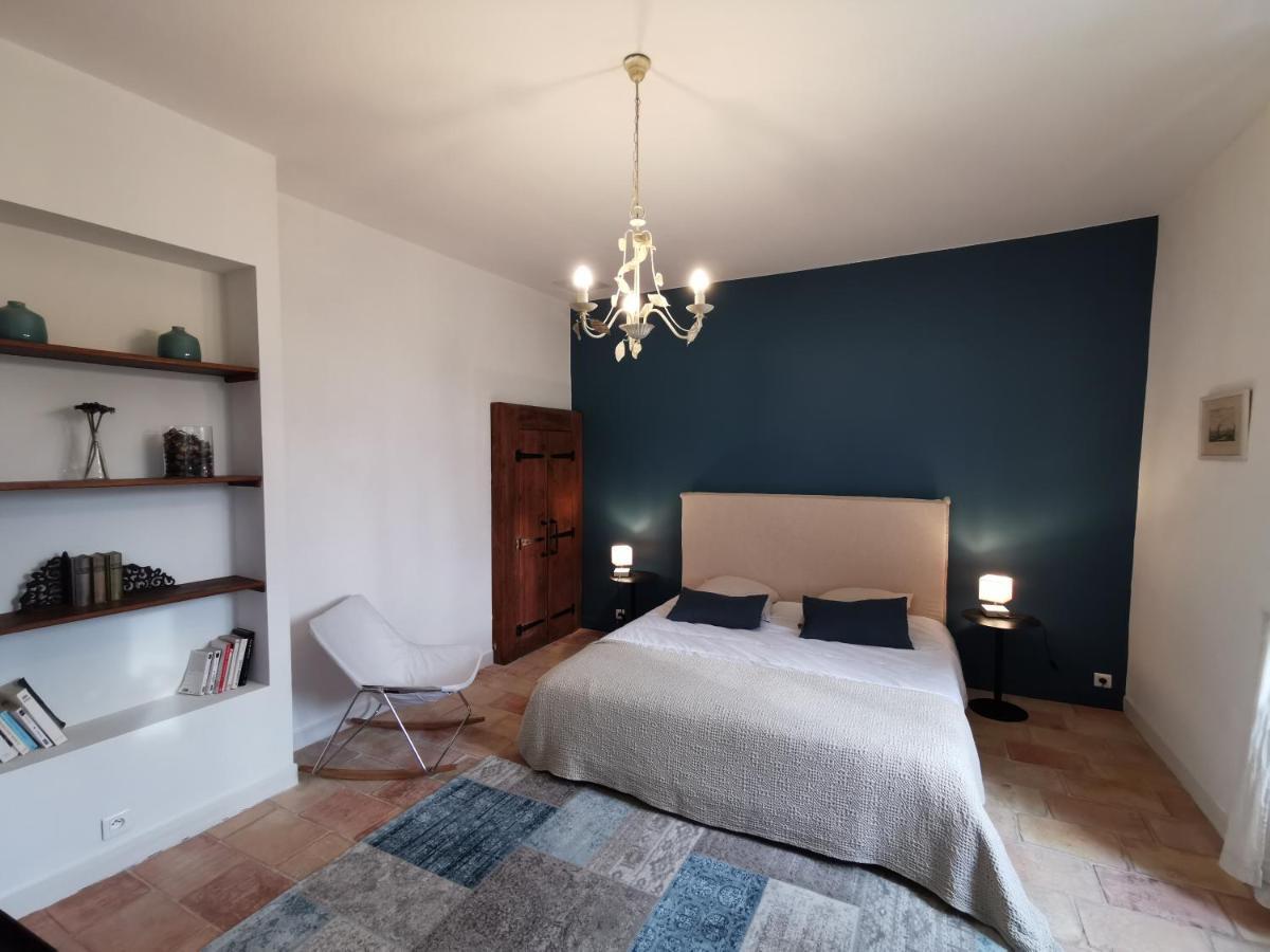 Superior Three-Bedroom Apartment,799234935:JPEG